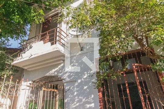 Fachada de casa para alugar com 1 quarto, 188m² em Menino Deus, Porto Alegre