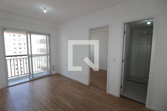 Sala/Cozinha de apartamento à venda com 2 quartos, 38m² em Jardim Piqueroby, São Paulo