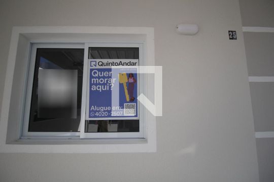 Fachada de casa de condomínio para alugar com 2 quartos, 92m² em Jardim Simus, Sorocaba