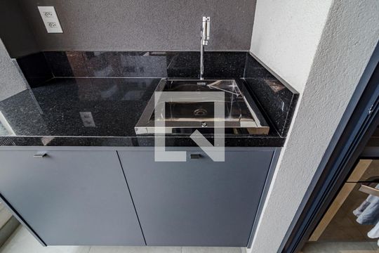Área de serviço de apartamento para alugar com 1 quarto, 33m² em Pinheiros, São Paulo