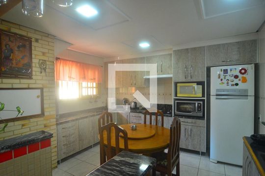 Cozinha de casa à venda com 3 quartos, 270m² em Nossa Senhora das Gracas, Canoas