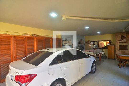 Garagem de casa à venda com 3 quartos, 270m² em Nossa Senhora das Gracas, Canoas