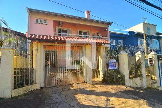 Fachada de casa à venda com 3 quartos, 270m² em Nossa Senhora das Gracas, Canoas