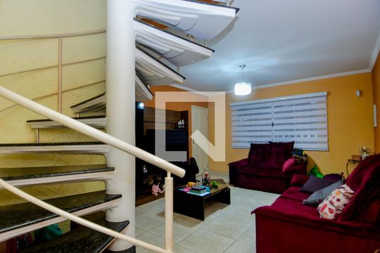 Sala de casa à venda com 3 quartos, 200m² em Picanço, Guarulhos