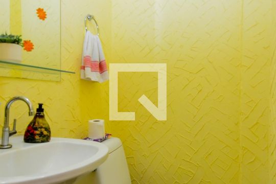 Lavabo de casa à venda com 3 quartos, 200m² em Picanço, Guarulhos