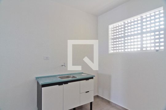 Cozinha de apartamento para alugar com 2 quartos, 35m² em Freguesia do Ó, São Paulo