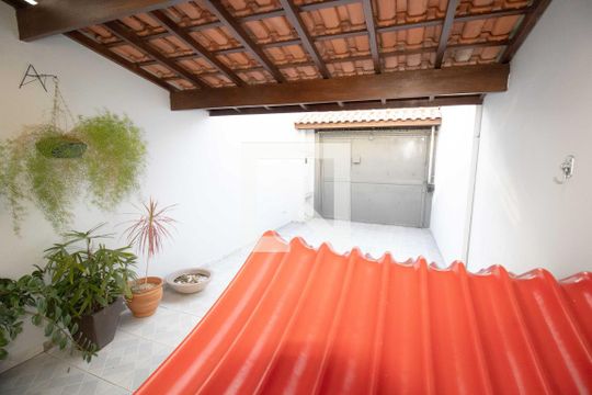 Garagem de casa à venda com 2 quartos, 80m² em Jardim Celeste, São Paulo
