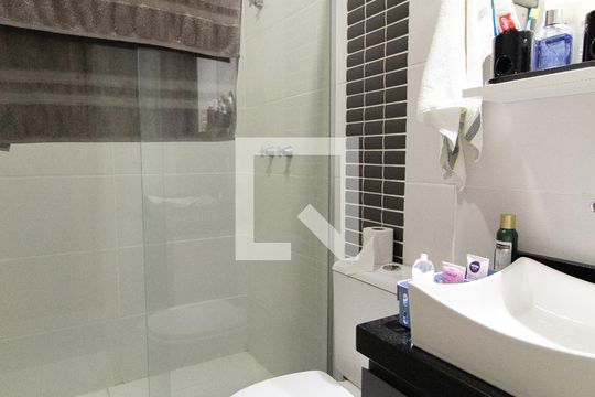 Banheiro do Quarto 3 de casa de condomínio para alugar com 3 quartos, 230m² em Aberta dos Morros, Porto Alegre