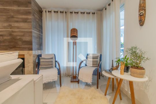 Sala de casa de condomínio à venda com 3 quartos, 230m² em Aberta dos Morros, Porto Alegre