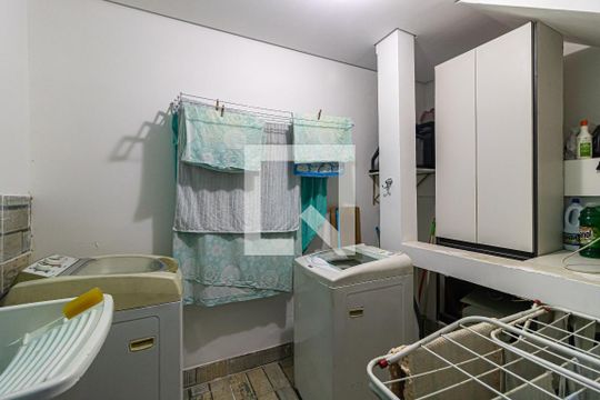 Área de Serviço de casa à venda com 3 quartos, 177m² em Vila Romana, São Paulo