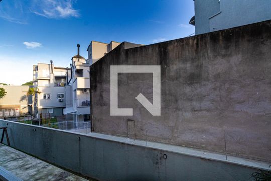 Entrada de apartamento para alugar com 3 quartos, 95m² em Ipanema, Porto Alegre