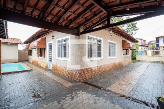 Garagem de casa para alugar com 3 quartos, 270m² em City Bussocaba, Osasco