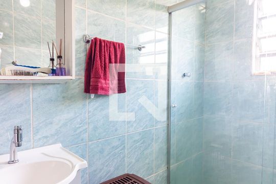 Banheiro de casa à venda com 5 quartos, 290m² em Jardim das Flores, Osasco