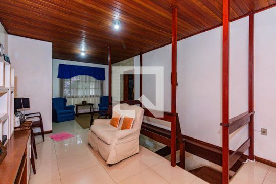 Sala de casa à venda com 6 quartos, 280m² em Nossa Senhora das Gracas, Canoas