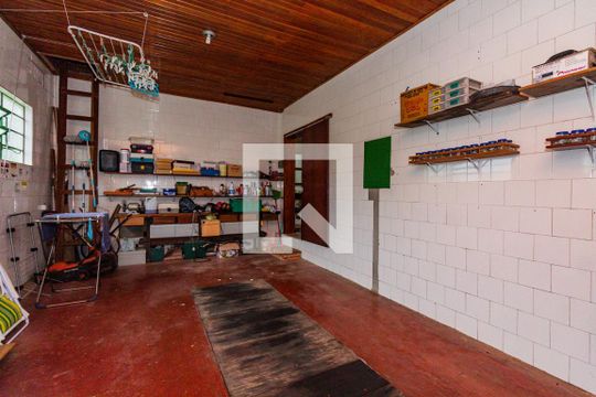 Garagem de casa à venda com 6 quartos, 280m² em Nossa Senhora das Gracas, Canoas