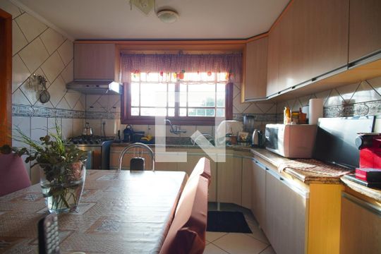Cozinha de casa à venda com 3 quartos, 200m² em Protásio Alves, Porto Alegre