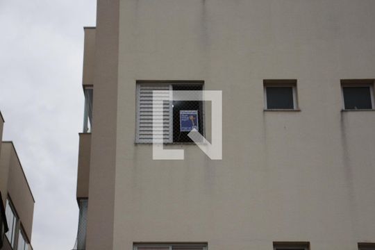Plaquinha de apartamento para alugar com 2 quartos, 52m² em Tubalina, Uberlândia