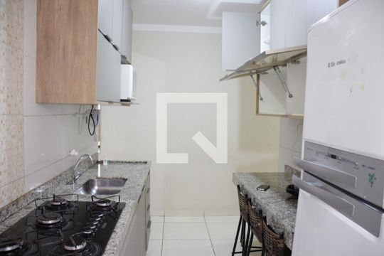 Cozinha de apartamento para alugar com 2 quartos, 52m² em Tubalina, Uberlândia