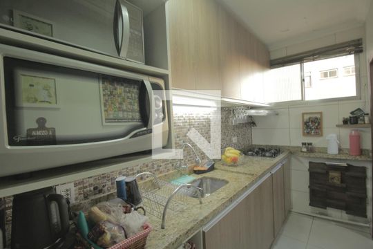 Cozinha de apartamento à venda com 3 quartos, 70m² em Sarandi, Porto Alegre