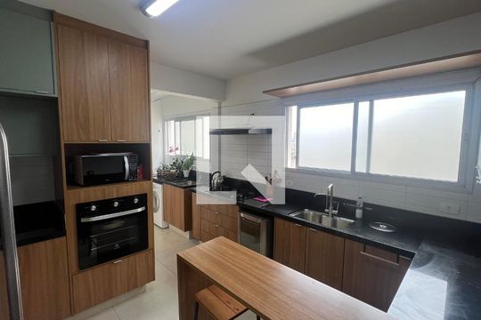 Cozinha de apartamento à venda com 3 quartos, 135m² em Sumaré, São Paulo