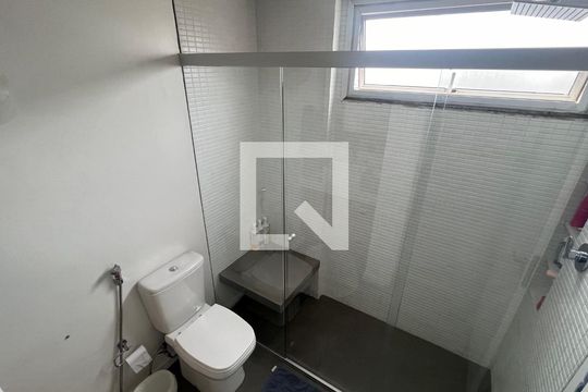 Banheiro de apartamento à venda com 3 quartos, 135m² em Sumaré, São Paulo