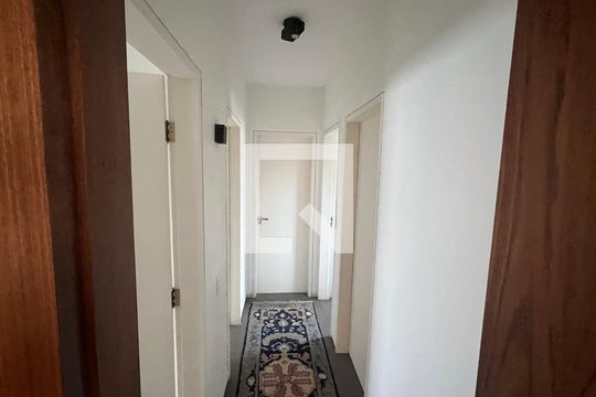 Corredor de apartamento à venda com 3 quartos, 135m² em Sumaré, São Paulo
