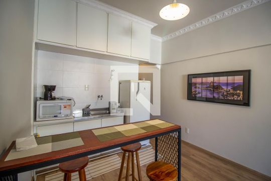 Cozinha - Armários de kitnet/studio para alugar com 1 quarto, 28m² em Centro, Rio de Janeiro