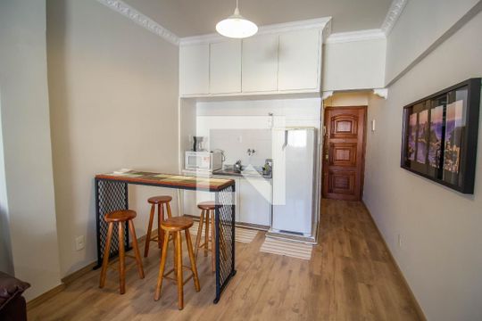 Cozinha de kitnet/studio para alugar com 1 quarto, 28m² em Centro, Rio de Janeiro