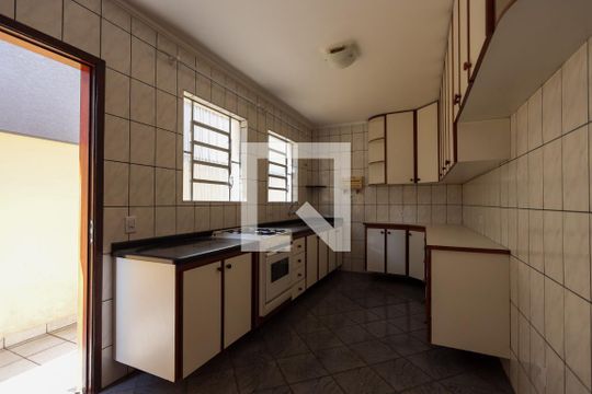 Cozinha de casa de condomínio para alugar com 3 quartos, 150m² em Jardim da Glória, Cotia
