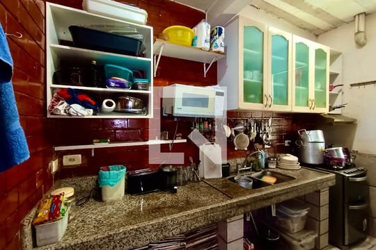 Cozinha auxiliar  de apartamento à venda com 3 quartos, 280m² em Leblon, Rio de Janeiro