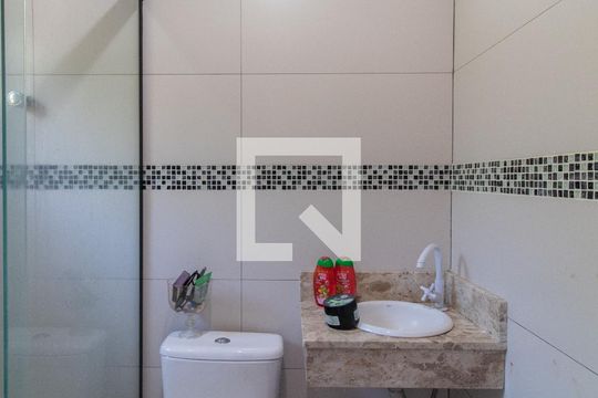 Banheiro do Quarto 1 de casa à venda com 3 quartos, 350m² em Campo Novo, Porto Alegre