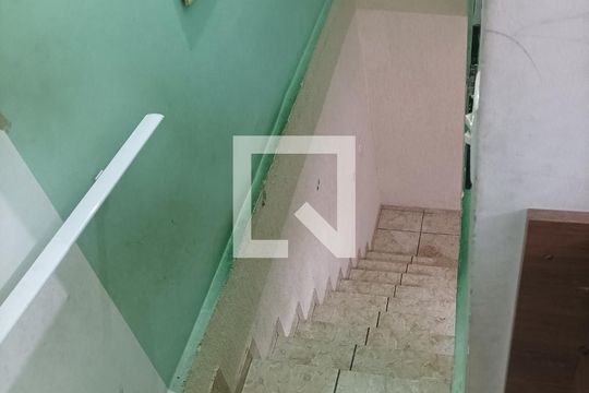 Escada quartos de casa à venda com 3 quartos, 89m² em Cidade Continental, São Paulo