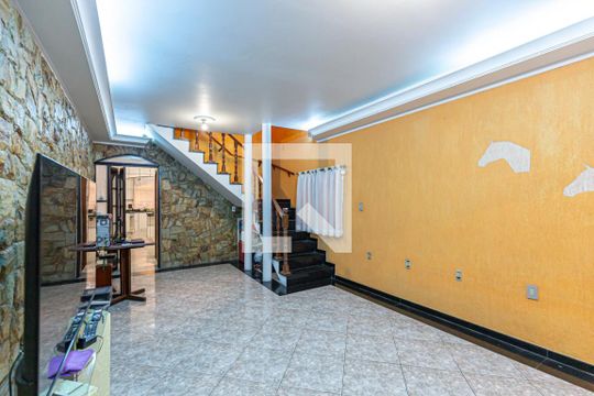 Sala de casa à venda com 4 quartos, 240m² em Vila Progresso, Santo André