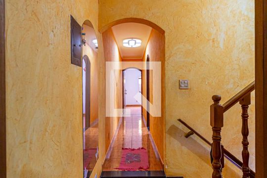Corredor Dormitórios de casa à venda com 4 quartos, 240m² em Vila Progresso, Santo André