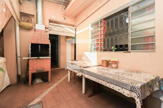 Quintal de casa à venda com 5 quartos, 600m² em Mirandópolis, São Paulo