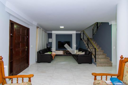 Sala de casa para alugar com 3 quartos, 315m² em Jardim Record, São Paulo