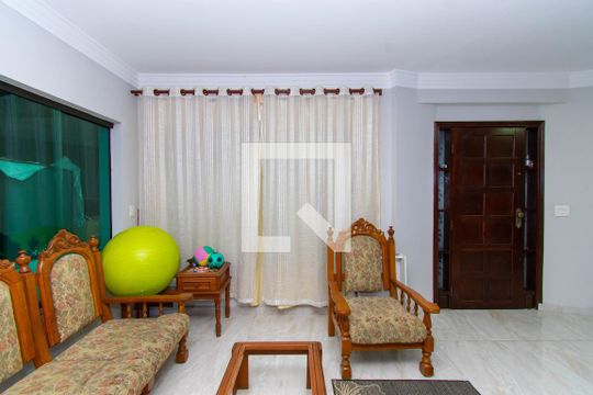 Sala de Estar de casa para alugar com 3 quartos, 315m² em Jardim Record, São Paulo