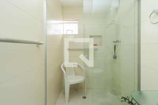 Banheiro de Serviço de apartamento para alugar com 2 quartos, 75m² em Vila Mariana, São Paulo
