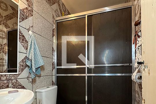 Banheiro  de casa à venda com 2 quartos, 150m² em Estância Velha, Canoas