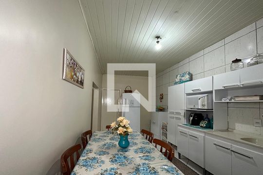 Cozinha  de casa à venda com 2 quartos, 150m² em Estância Velha, Canoas