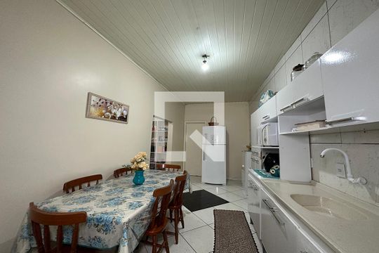 Cozinha  de casa à venda com 2 quartos, 150m² em Estância Velha, Canoas