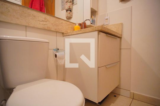 Banheiro de apartamento à venda com 2 quartos, 47m² em Operário, Novo Hamburgo