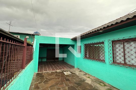Garagem  de casa à venda com 6 quartos, 160m² em Fátima, Canoas
