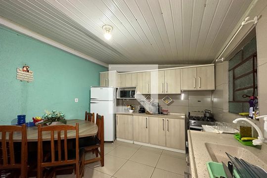 Cozinha 1 casa 1 de casa à venda com 6 quartos, 160m² em Fátima, Canoas