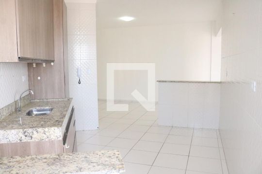Cozinha de apartamento para alugar com 2 quartos, 99m² em Vila Caiçara, Praia Grande