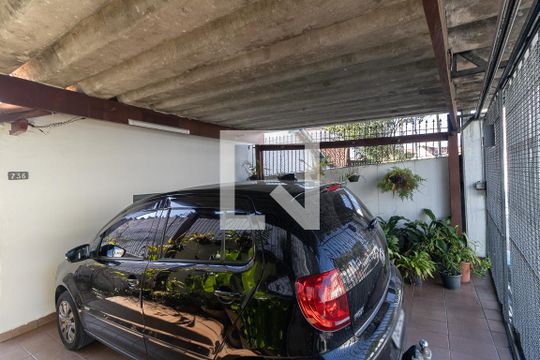 Garagem  de casa à venda com 3 quartos, 170m² em Vila Conde do Pinhal, São Paulo