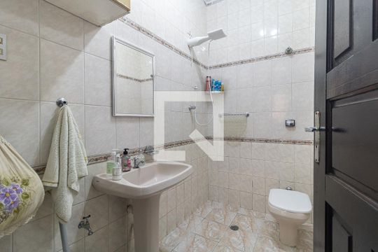 Banheiro 1 de casa à venda com 3 quartos, 170m² em Vila Conde do Pinhal, São Paulo