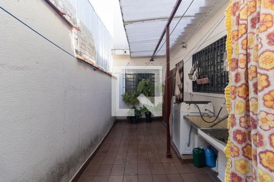 Lavanderia de casa à venda com 3 quartos, 170m² em Vila Conde do Pinhal, São Paulo