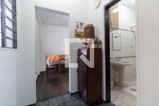 Corredor de casa à venda com 3 quartos, 170m² em Vila Conde do Pinhal, São Paulo