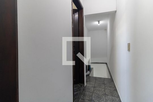 Corredor de casa à venda com 3 quartos, 170m² em Vila Conde do Pinhal, São Paulo